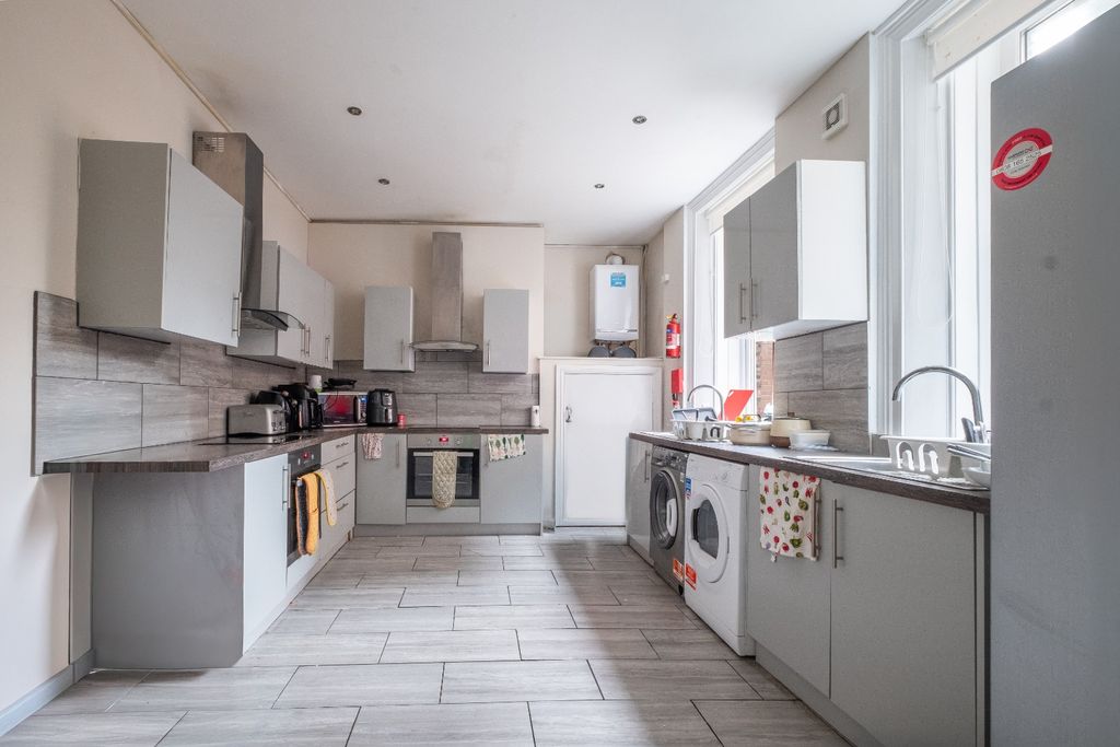 Property photo 1 of 12 3673860