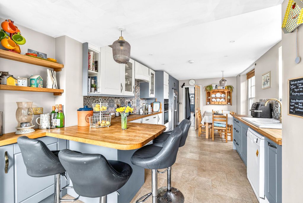 Property photo 3 of 21 Photo 14