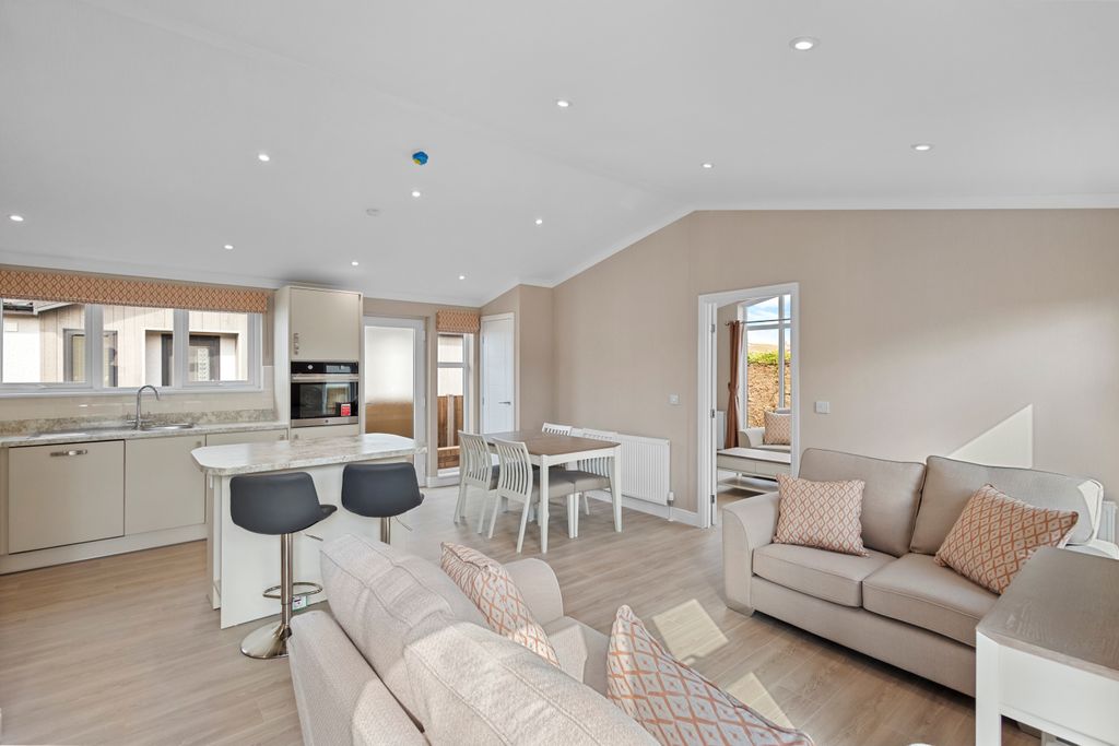 Property photo 2 of 36 Interior 