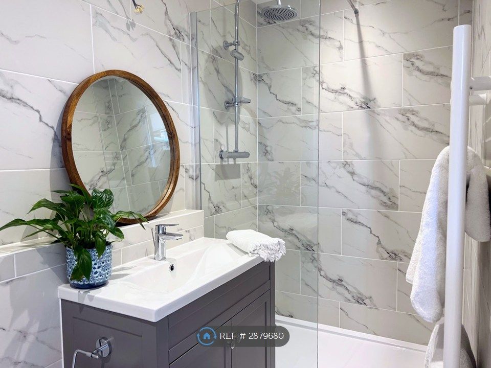 Property photo 2 of 7 Bathroom