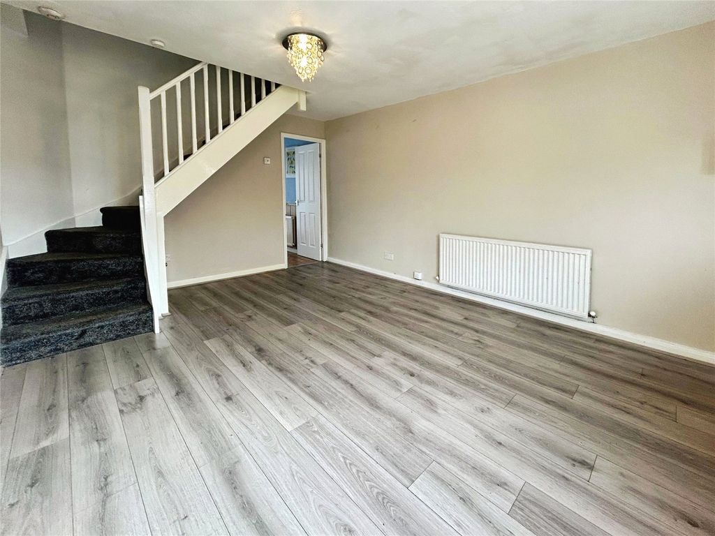 Property photo 2 of 7 Picture No. 15