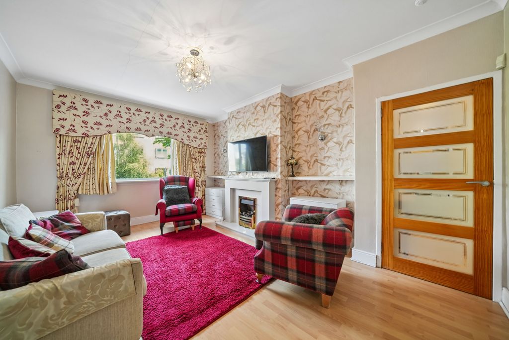 Property photo 2 of 17 Picture No. 02