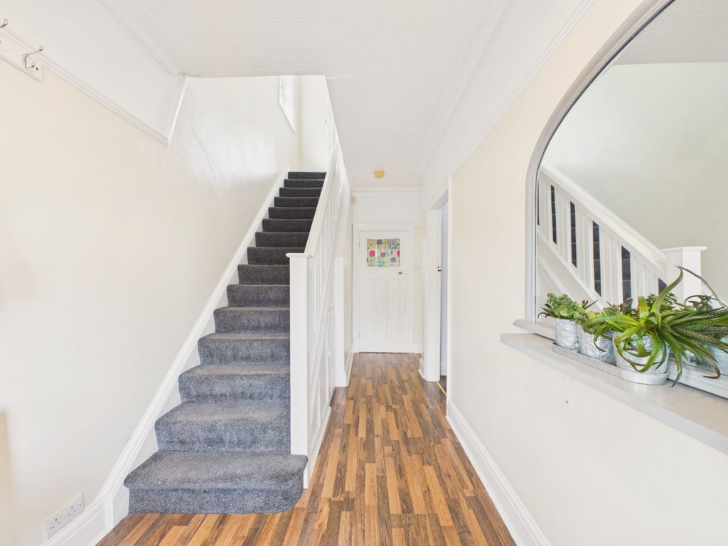 Property photo 2 of 17 5119905