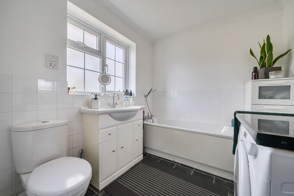 Property photo 2 of 24 1374623-9-690dc78...