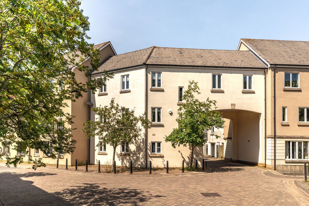Property photo 1 of 17 A7409245-20