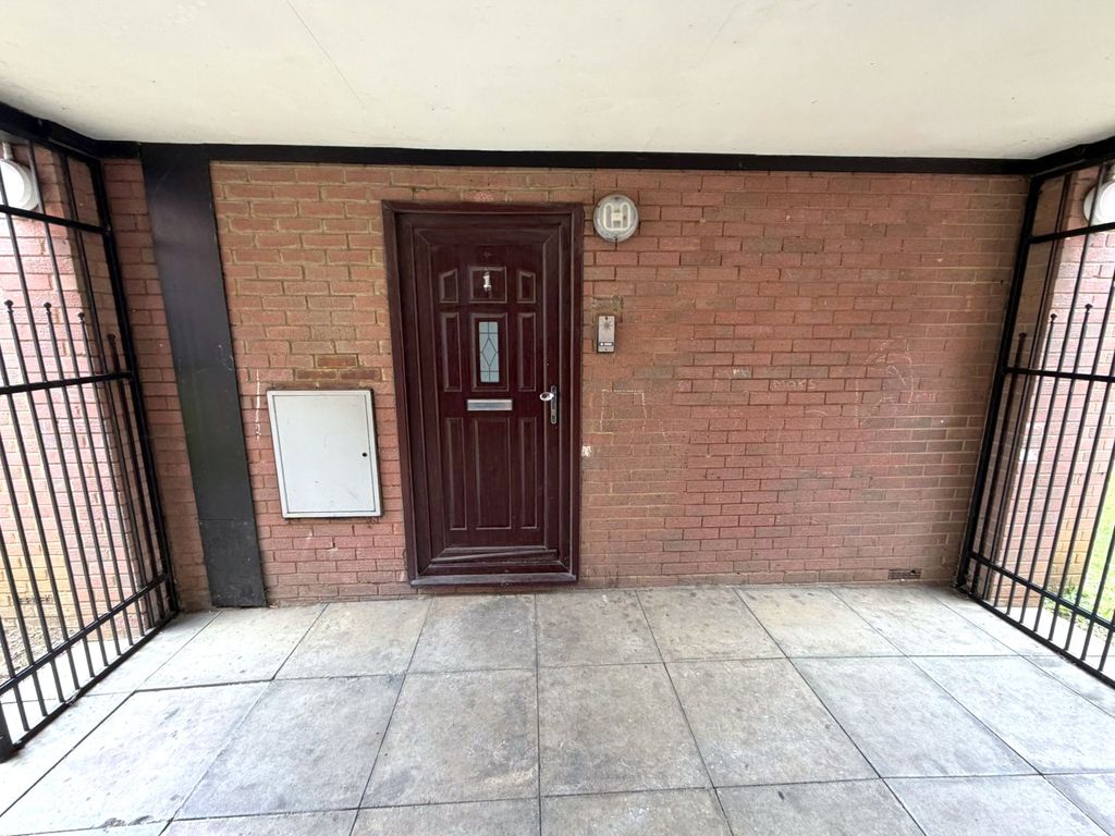 Property photo 2 of 6