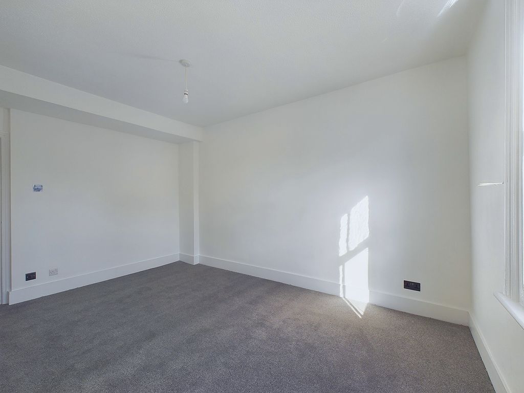Property photo 3 of 5 Cam03519G0-Pr0143-Still001 (1)