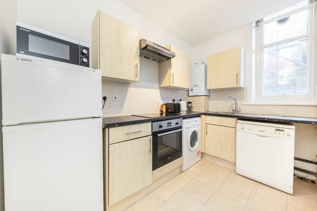 Property photo 3 of 4