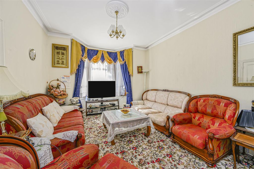 Property photo 3 of 24