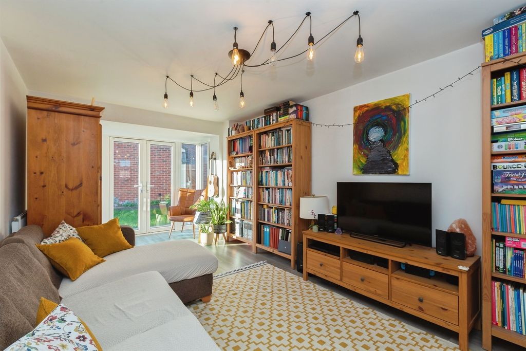 Property photo 2 of 23