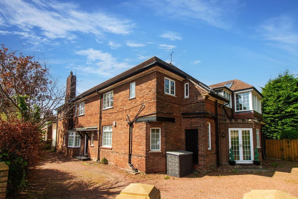Property photo 1 of 14 Front External