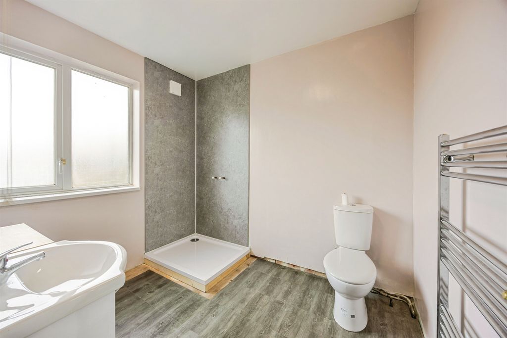 Property photo 3 of 20