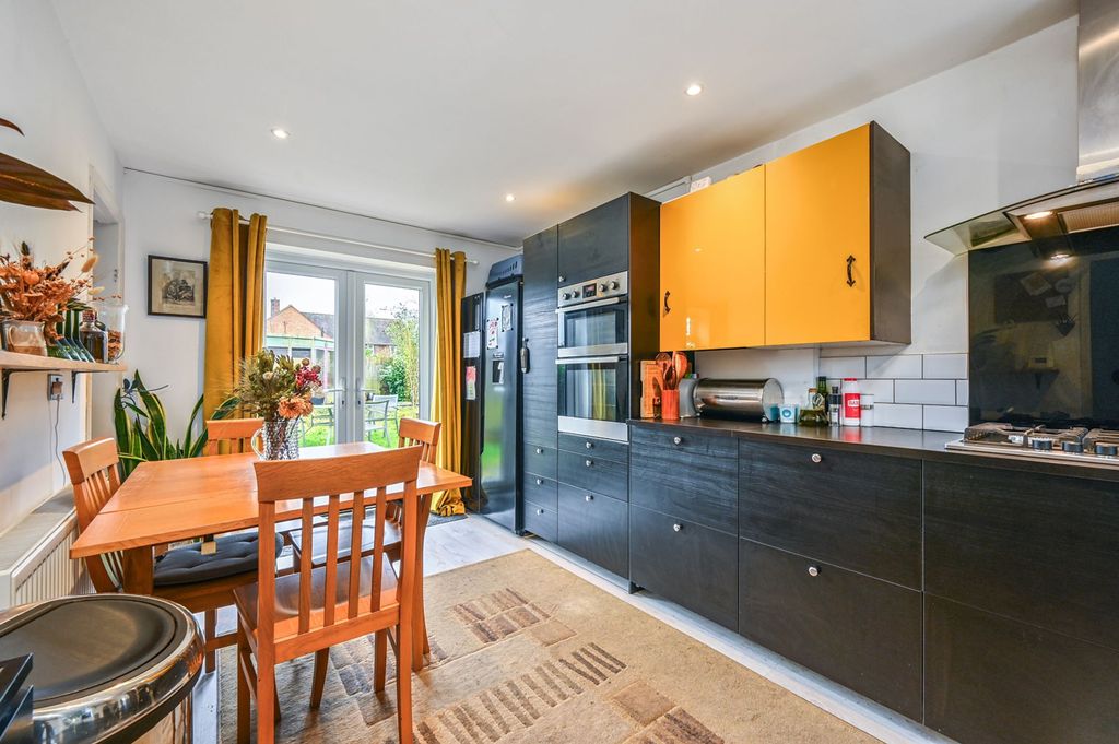 Property photo 3 of 14