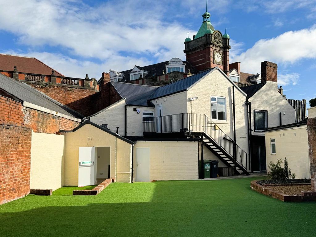 Property photo 1 of 16 Photo 12