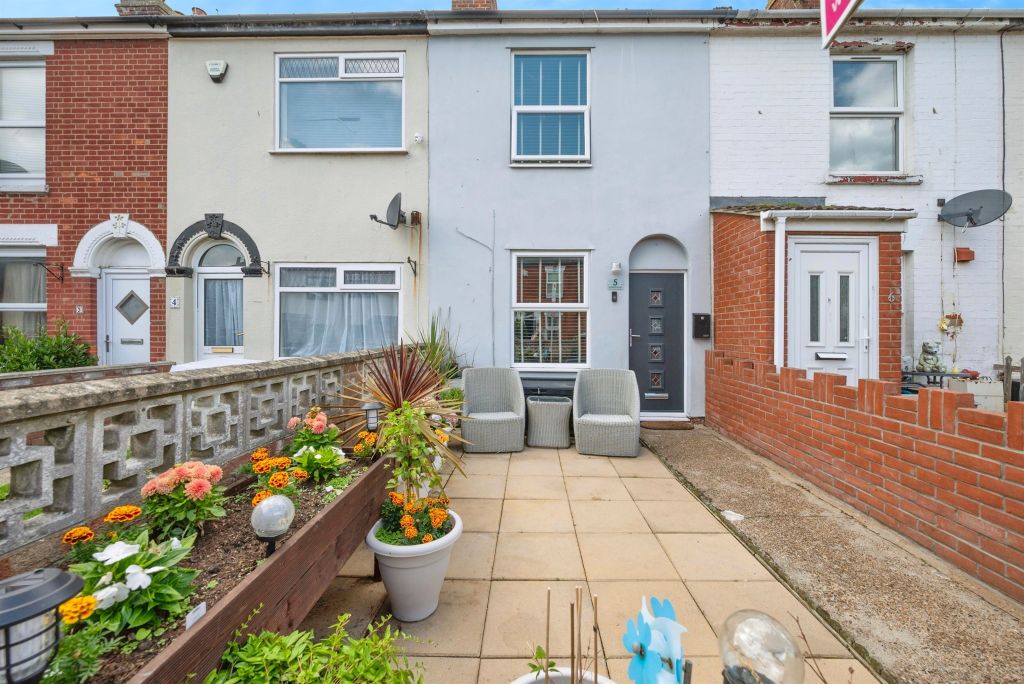 Property photo 1 of 17