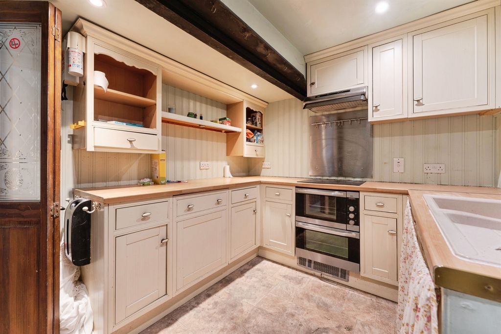 Property photo 3 of 17