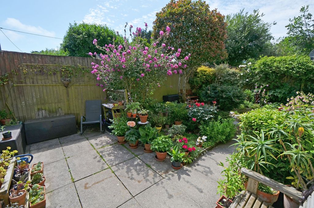 Property photo 2 of 23