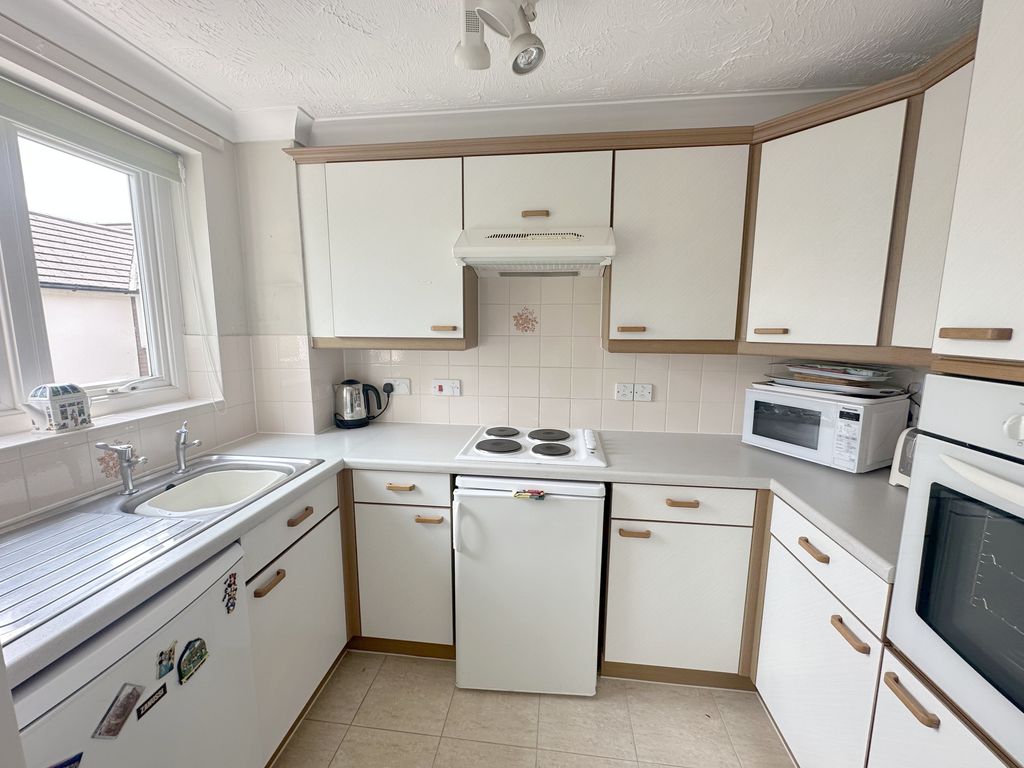 Property photo 2 of 15 Kitchen 