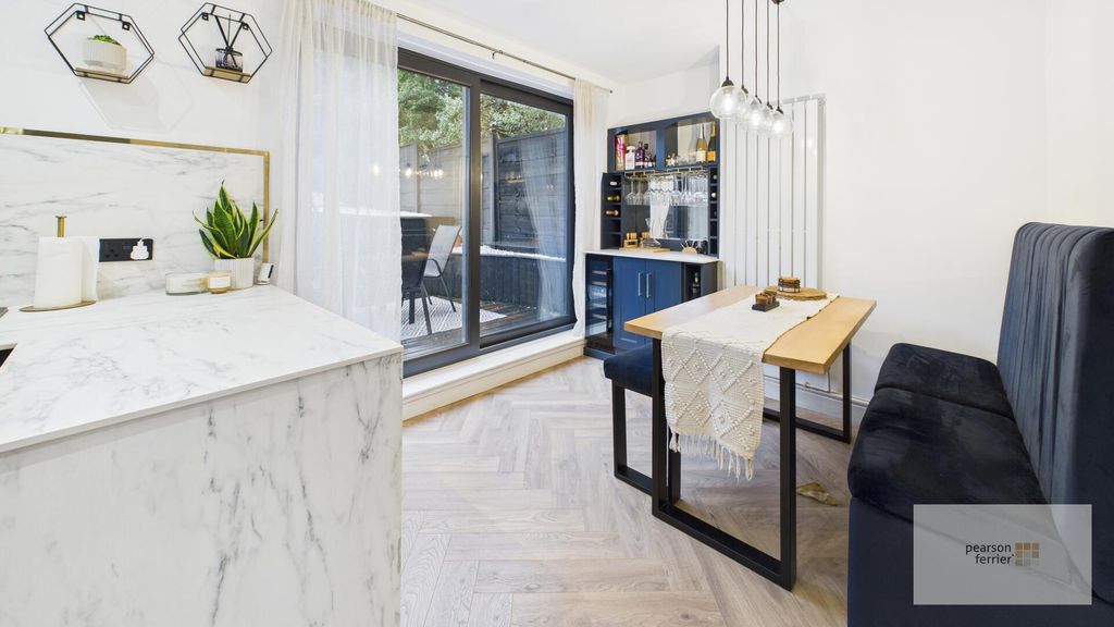 Property photo 2 of 19 Dining Room