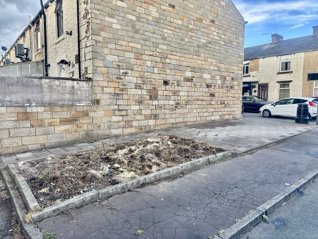 Property photo 3 of 37