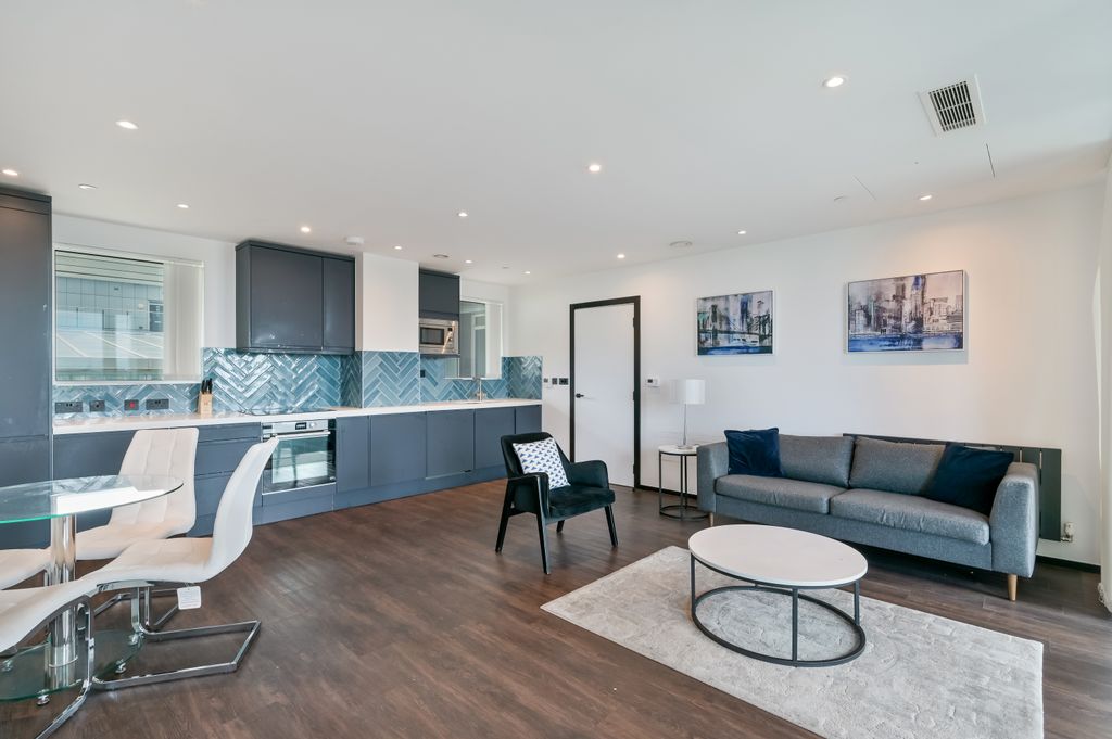 Property photo 3 of 12