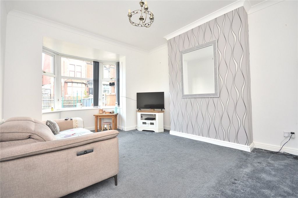 Property photo 2 of 17 Picture No. 13