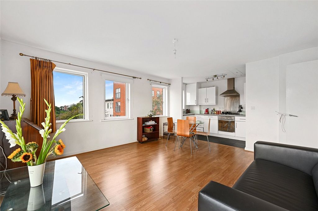 Property photo 2 of 7 Picture No. 01