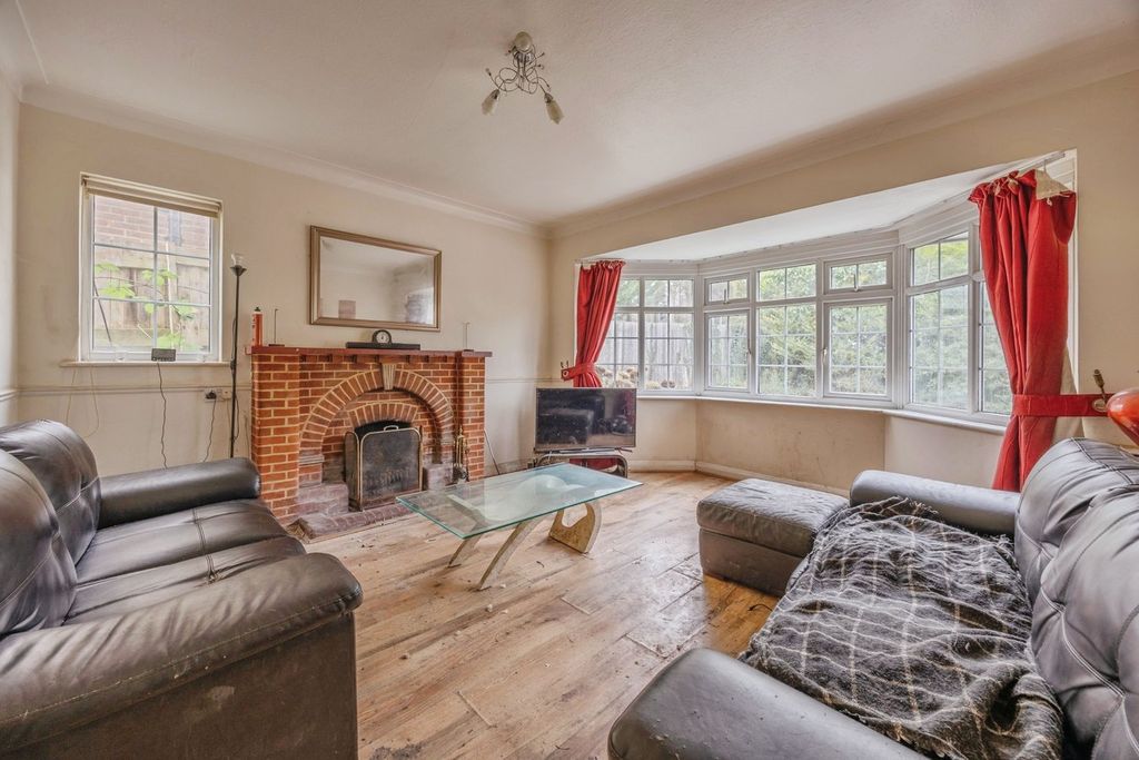 Property photo 2 of 19