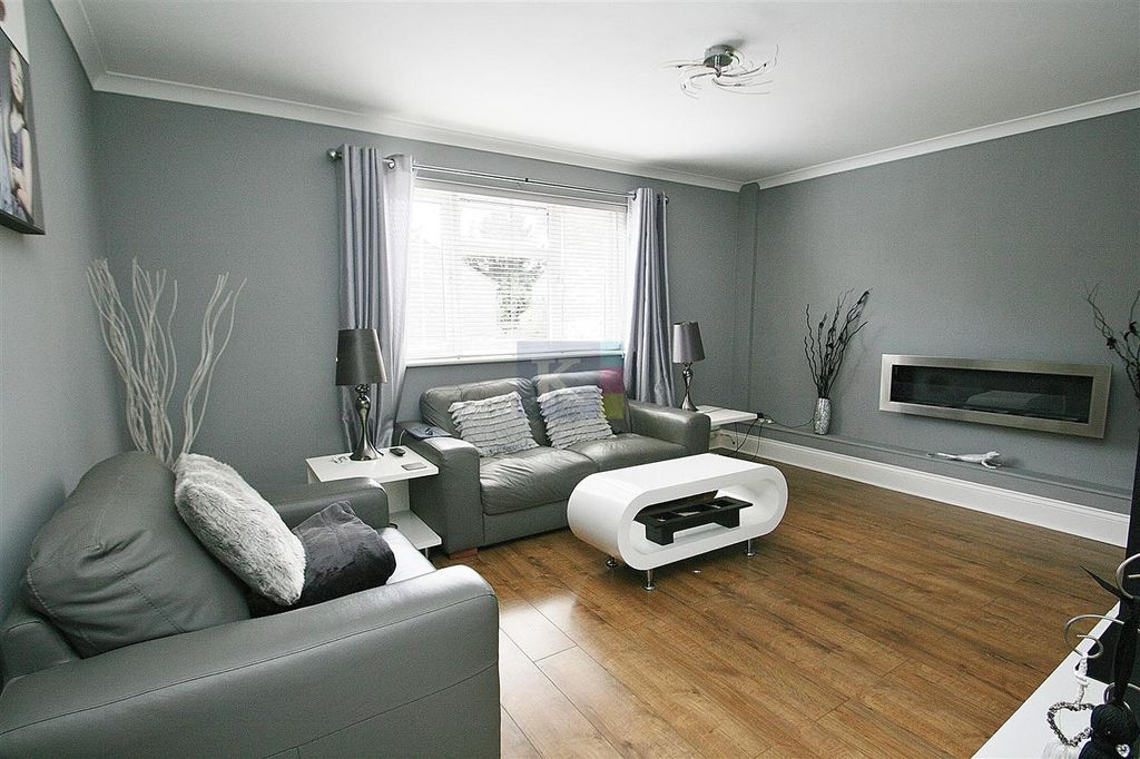 Property photo 2 of 22