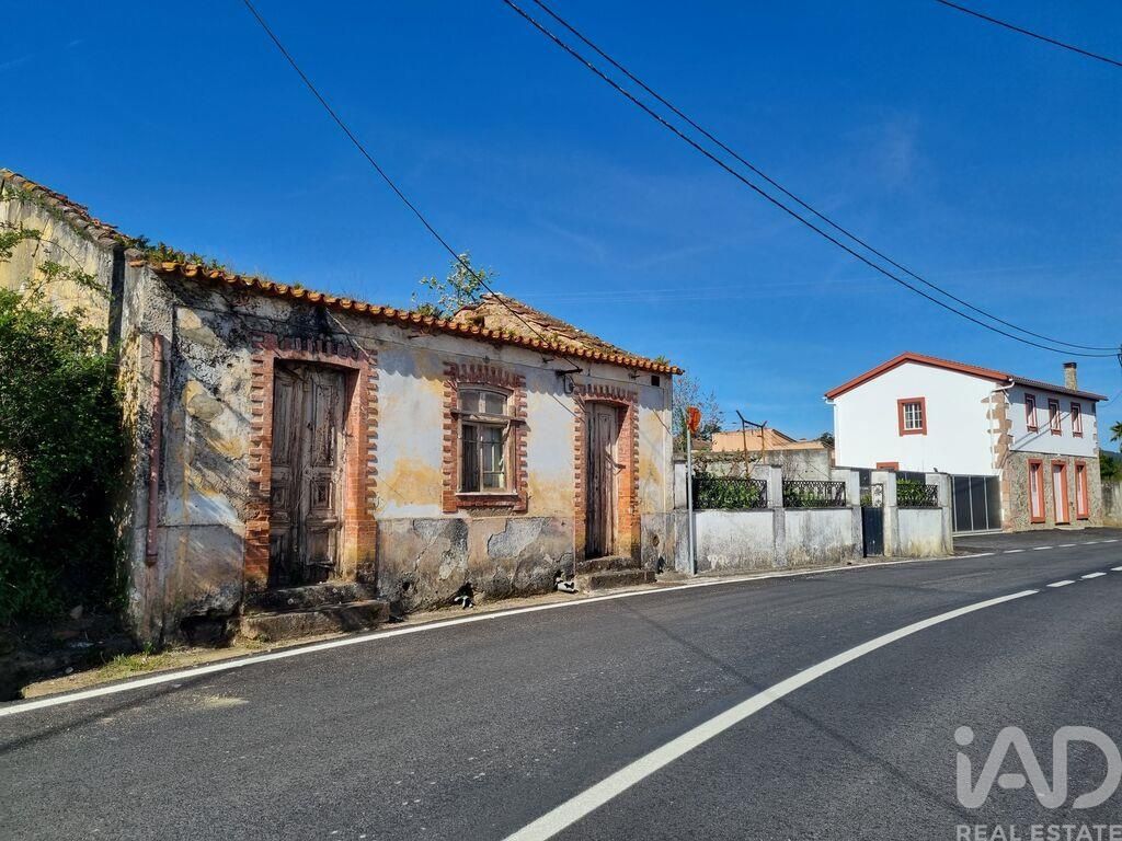 Property photo 1 of 40