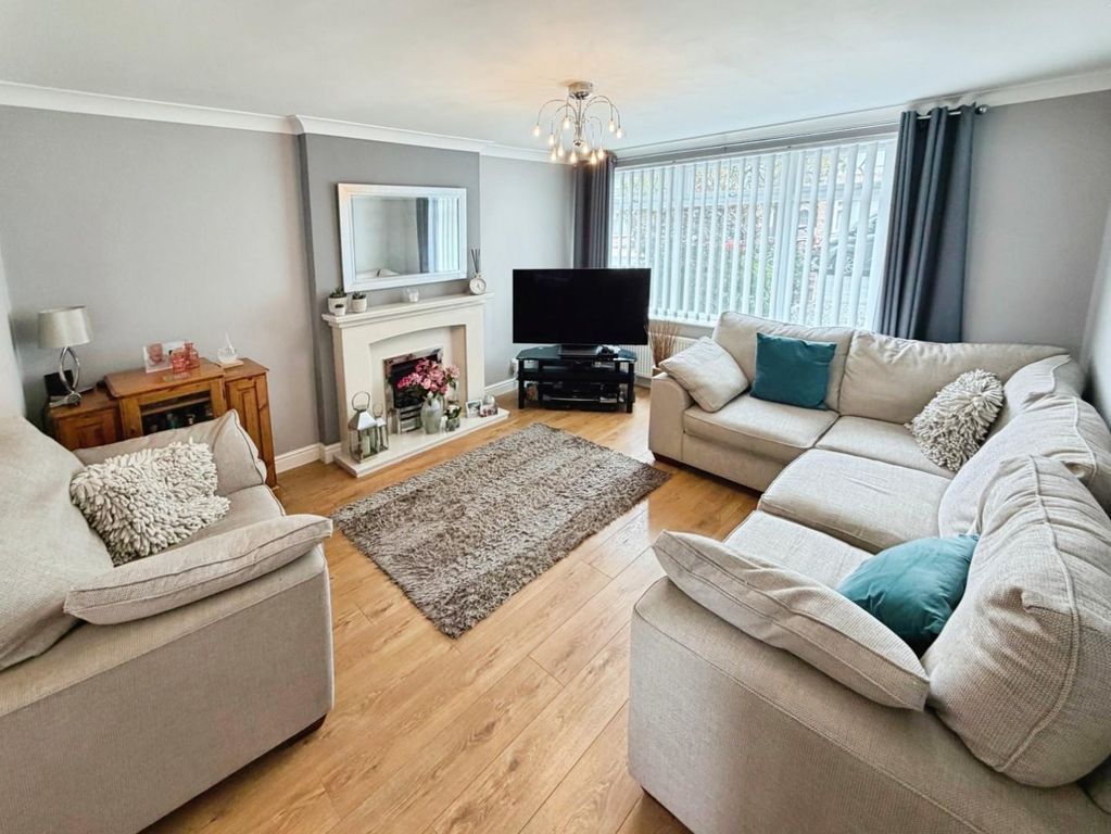 Property photo 3 of 32 d435Bb6d--432C-8E97-A3F3Fdef04Da-30075-00000Efd524