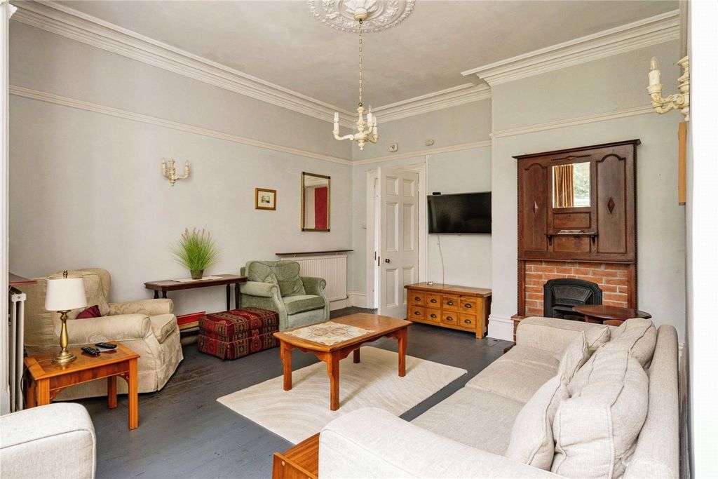 Property photo 3 of 14