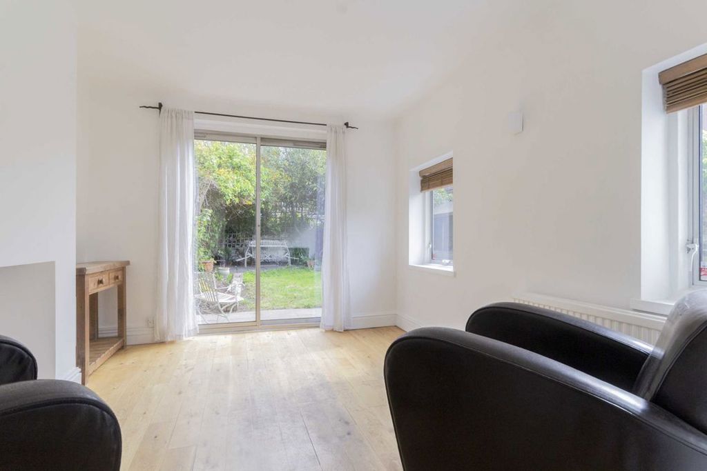 Property photo 3 of 6