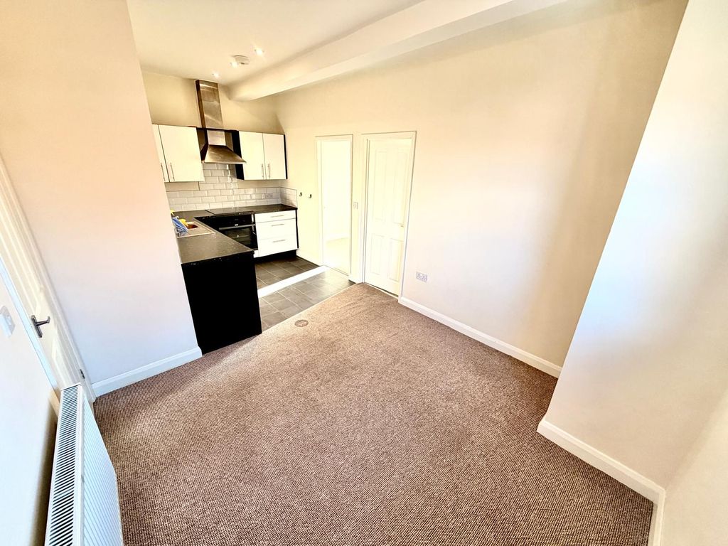 Property photo 3 of 10 Image