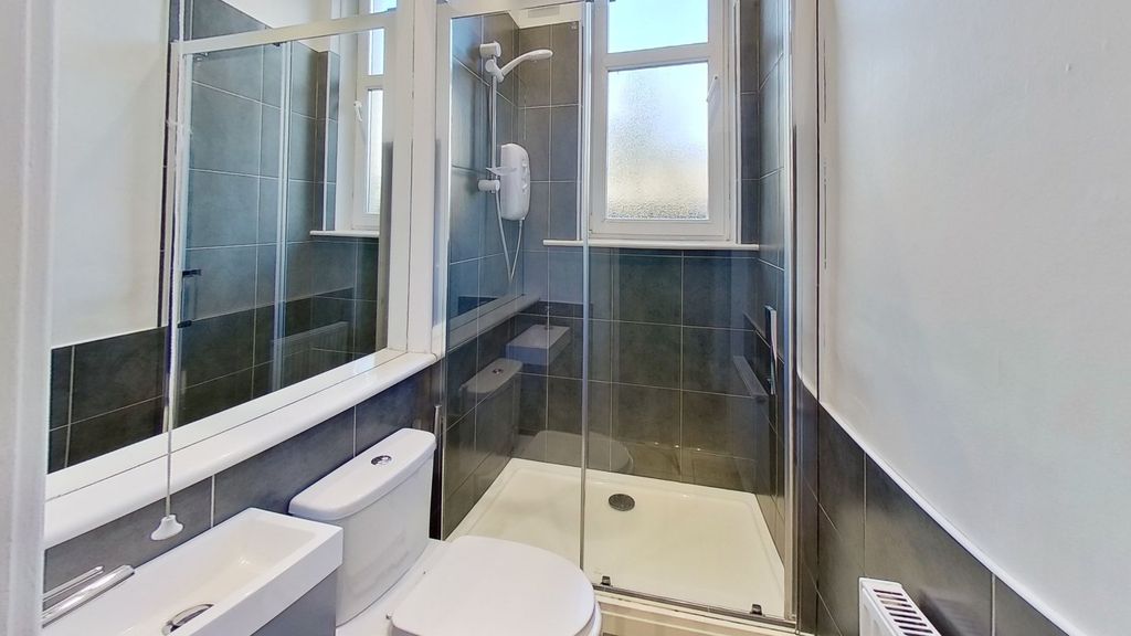 Property photo 2 of 7 Photo 2