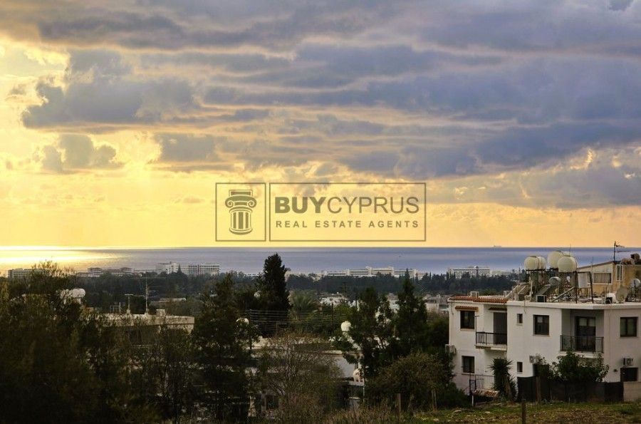 Property photo 2 of 28