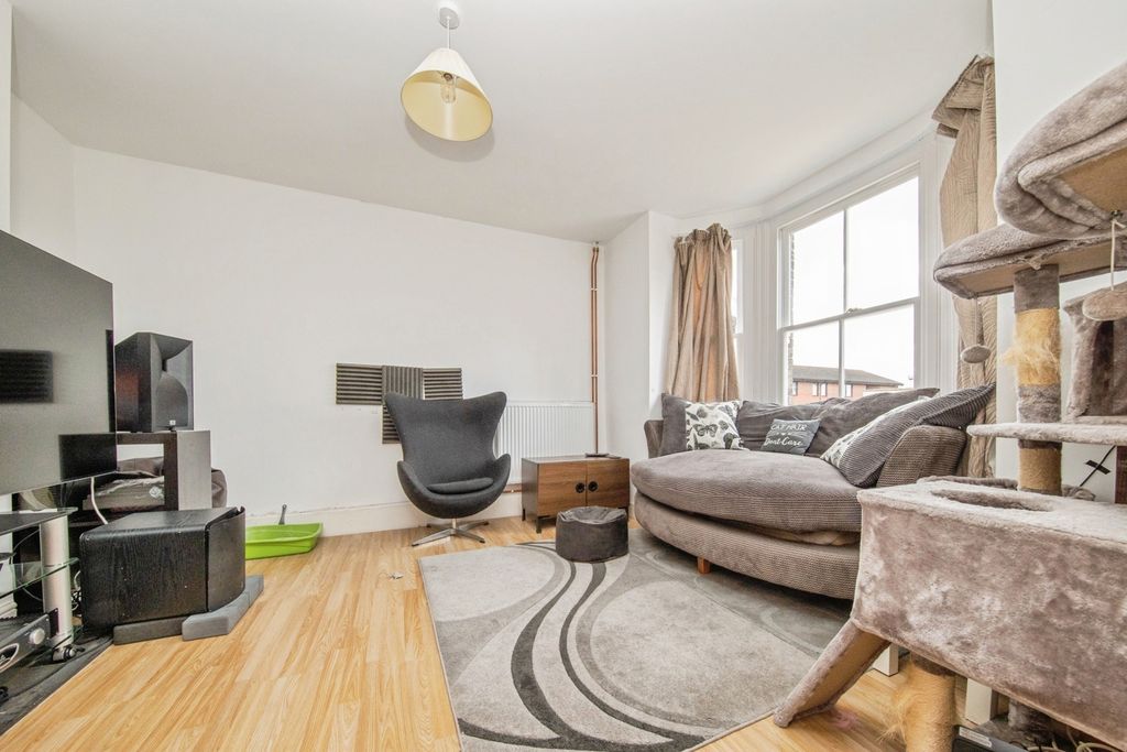 Property photo 2 of 16 Pbox-Img.Jpg