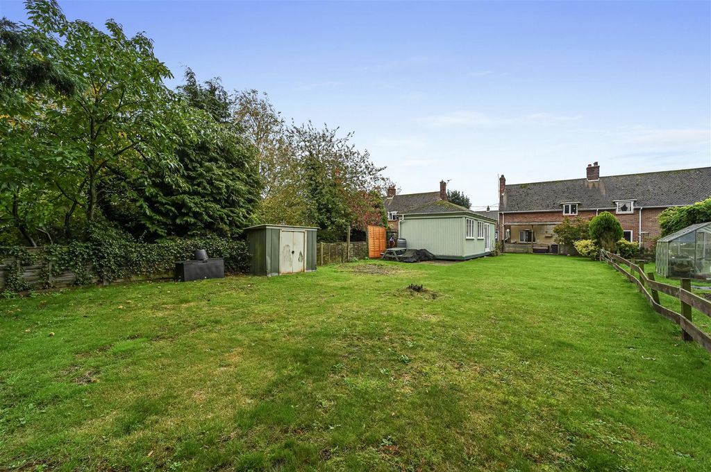 Property photo 1 of 16 Garden