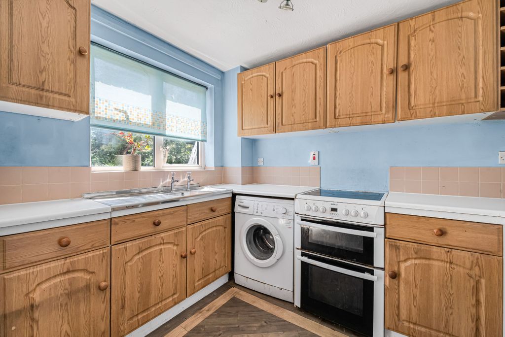 Property photo 3 of 12