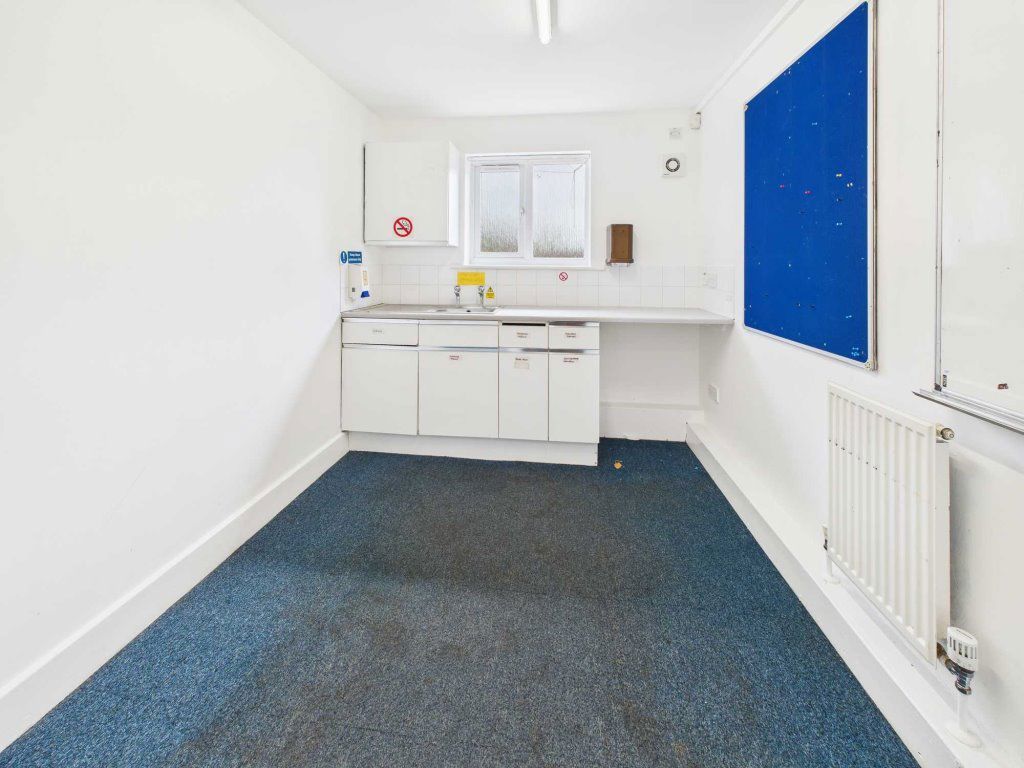 Property photo 3 of 38