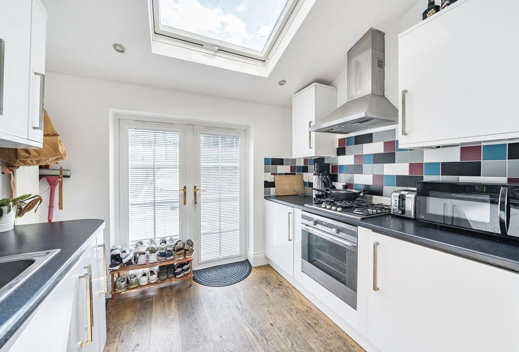 Property photo 3 of 18 1312959-15-685962...