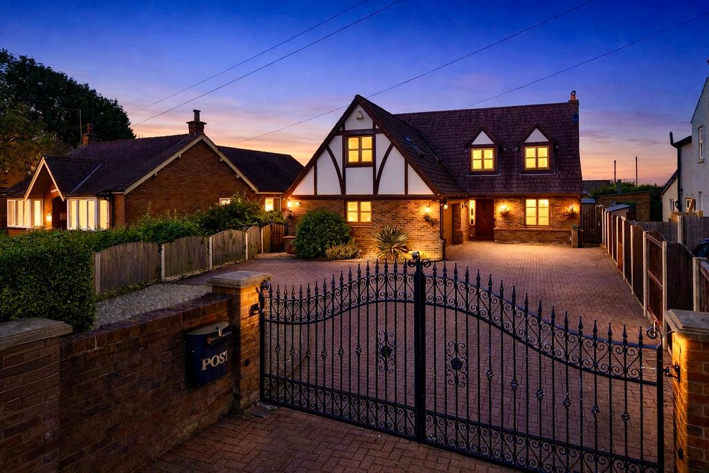 Property photo 2 of 53