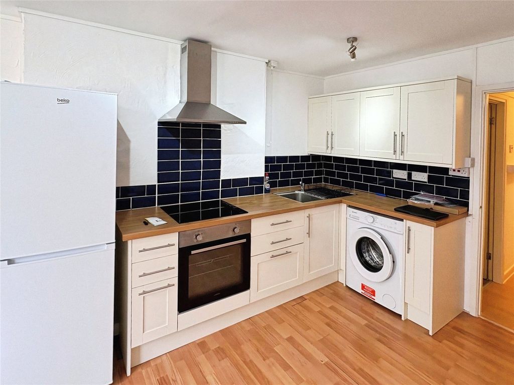Property photo 2 of 10 Picture No. 05