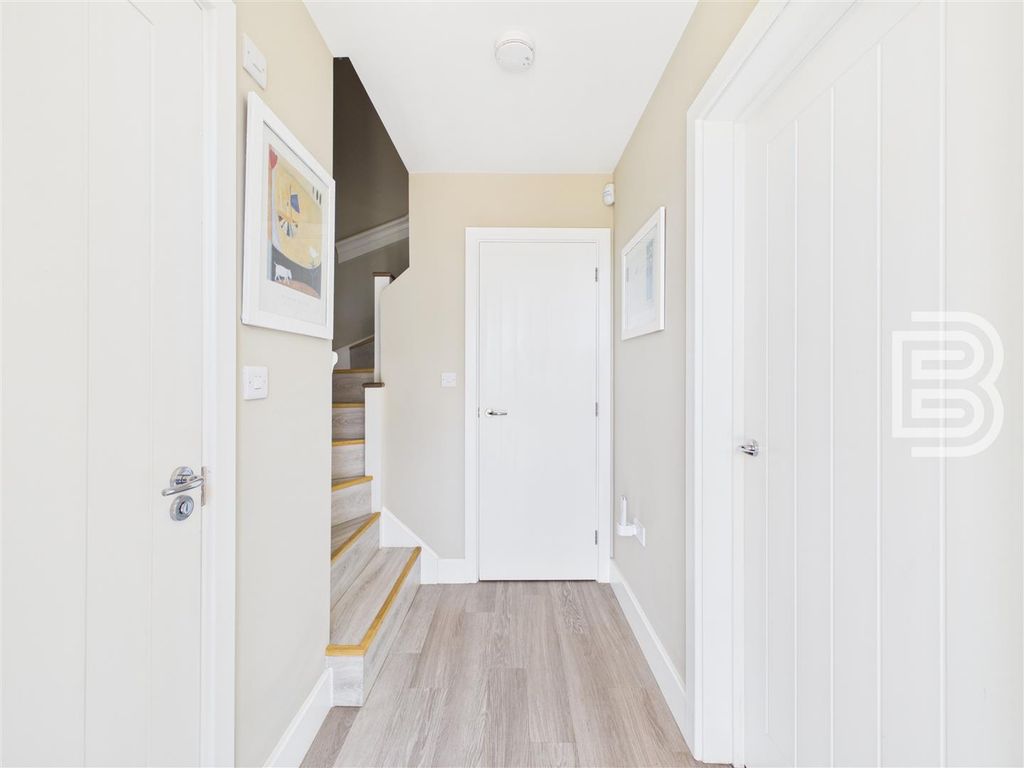 Property photo 3 of 20 Entrance.Jpg