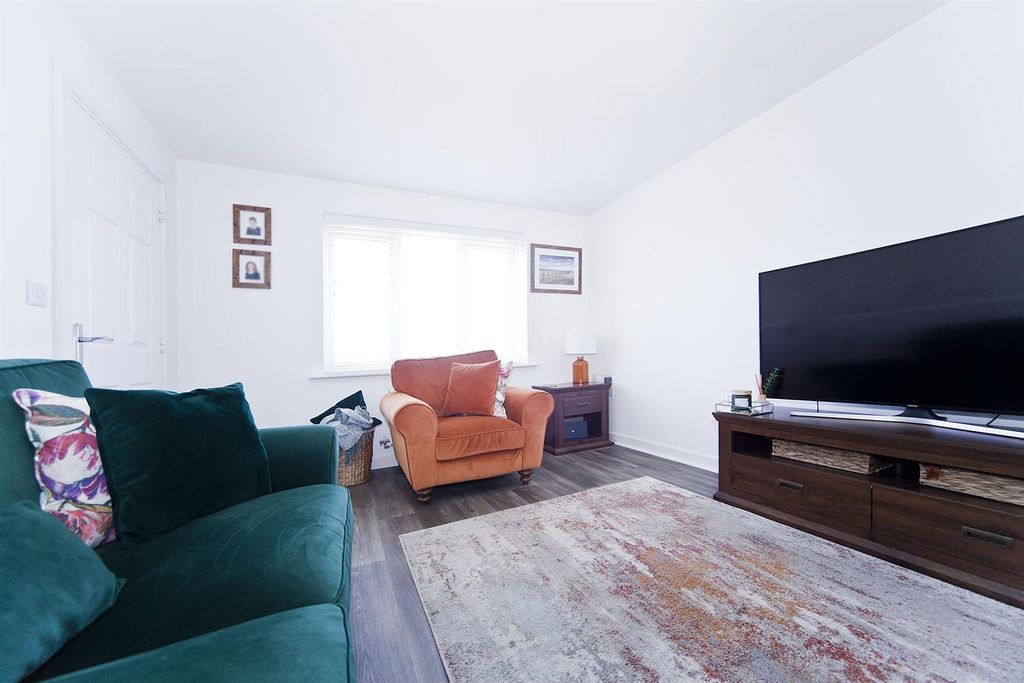Property photo 3 of 29