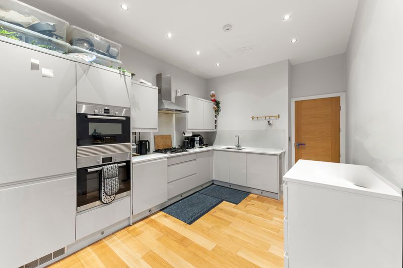 Property photo 3 of 14 Photo 8