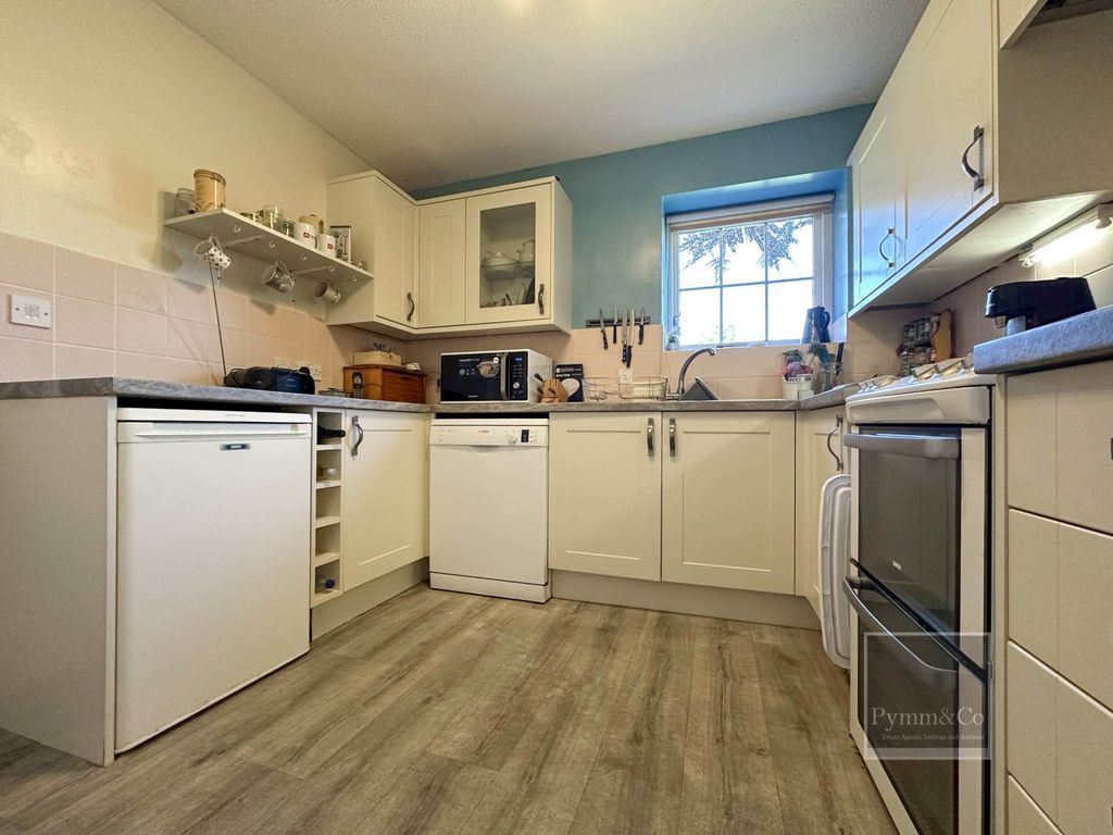 Property photo 2 of 25