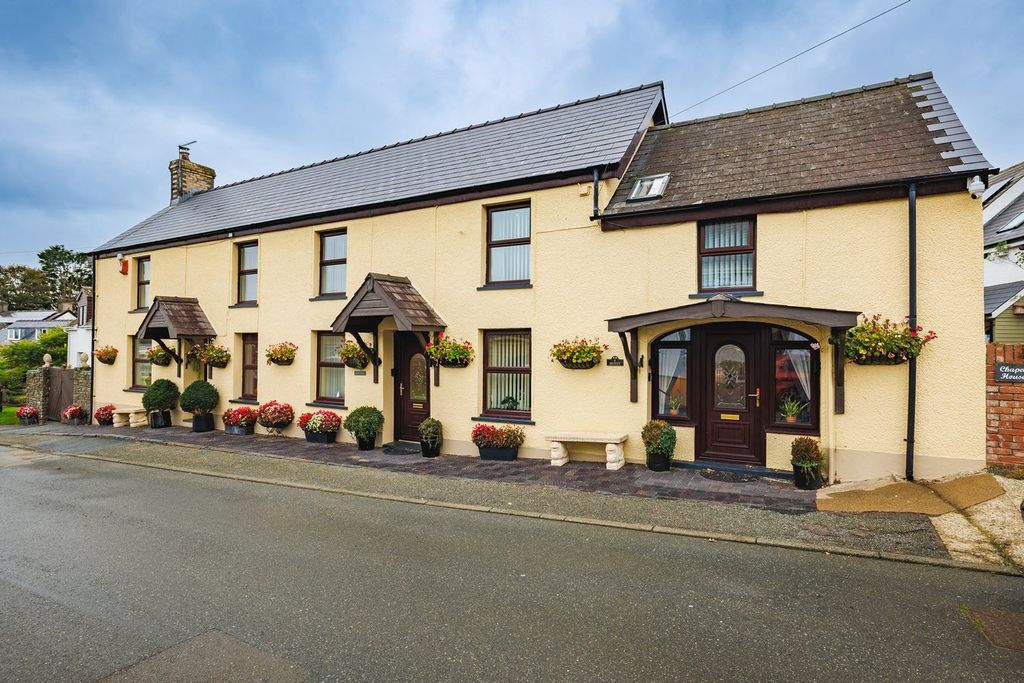 Property photo 2 of 40