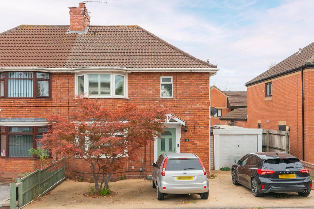 Property photo 2 of 25 6B7Rbr - External B.Jpg