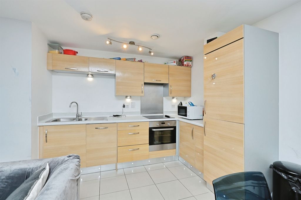 Property photo 3 of 14